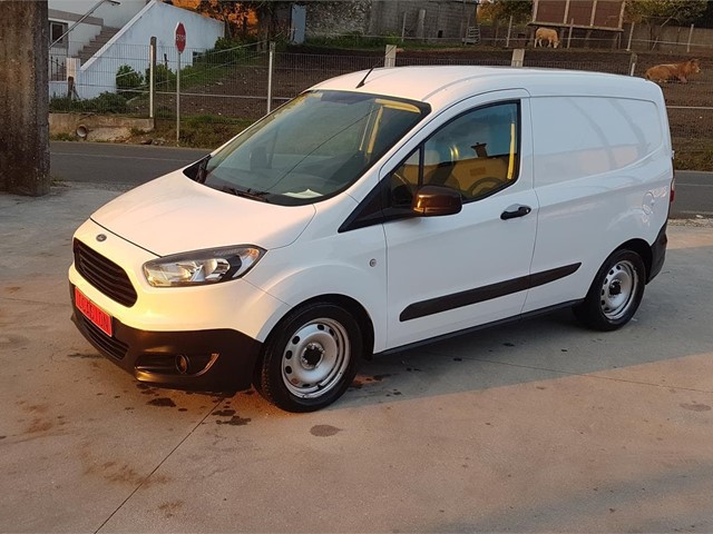 FORD TRANSIT COURIER