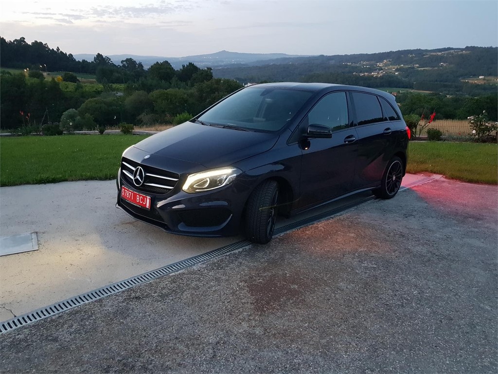Foto 1 Mercedes B200 amg